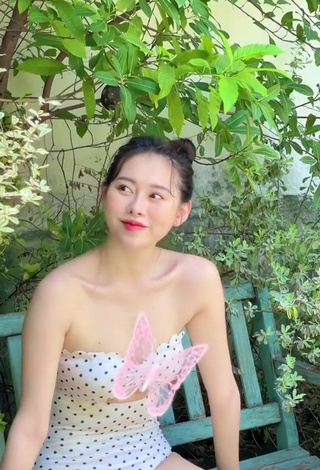 3. Luscious Việt Phương Thoa Shows Cleavage in Polka Dot Swimsuit