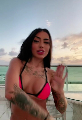 3. Hottie Mirella xbadmix Shows Cleavage in Bikini (Underboob, Side Boob)