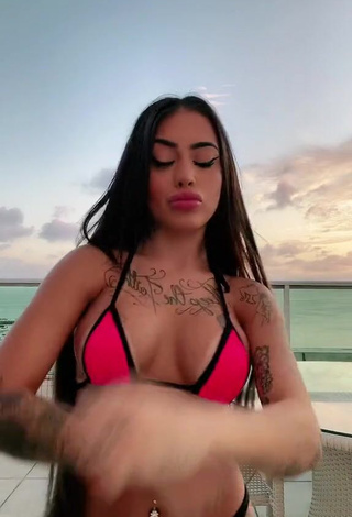 5. Hottie Mirella xbadmix Shows Cleavage in Bikini (Underboob, Side Boob)