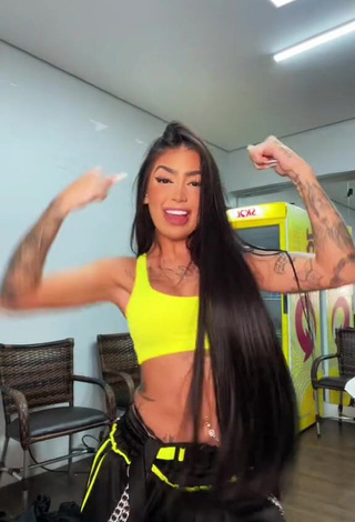 6. Sweet Mirella xbadmix Shows Cleavage in Cute Yellow Sport Bra