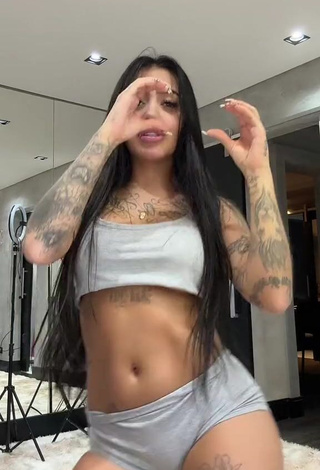 4. Pretty Mirella xbadmix while Twerking Braless and Bouncing Boobs (Underboob)