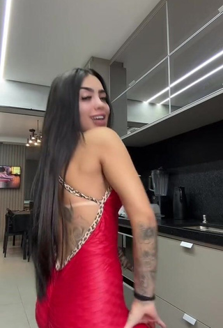 5. Sexy Mirella xbadmix Shows Cleavage in Red Overall