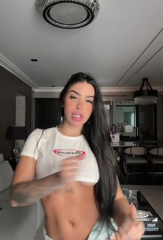 2. Sweetie Mirella xbadmix while Twerking without Bra (Underboob)