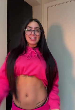 6. Hottie Mirella xbadmix in Pink Crop Top while Twerking