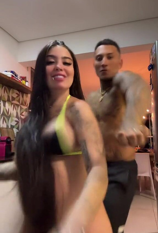 6. Sultry Mirella xbadmix Shows Butt (Side Boob)