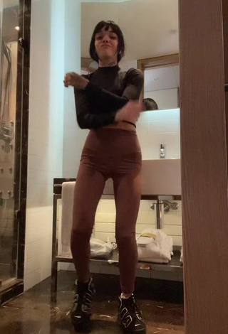 Hot Xinni Xinnita in Brown Leggings