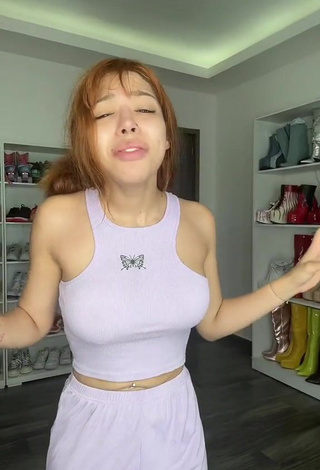 Sexy Yeri MUA in Crop Top