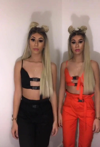 Luscious Nel.Twinnys in Crop Top