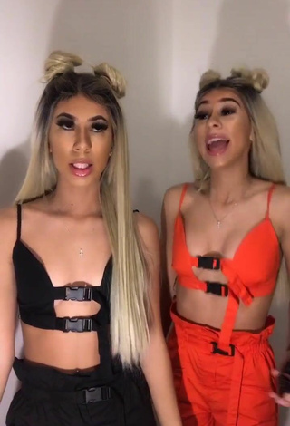 4. Sexy Nel.Twinnys in Crop Top