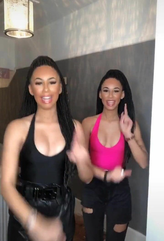 Luscious Nel.Twinnys in Black Top