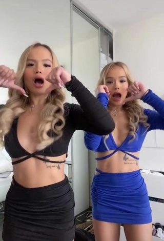 4. Erotic Carly & Christy Connell in Crop Top