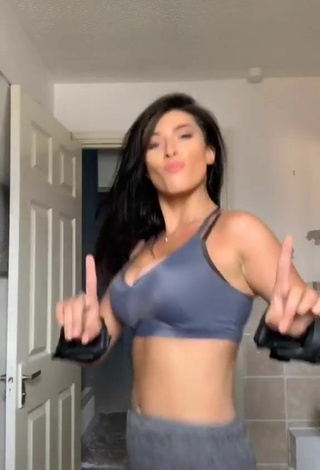 3. Sexy Jessica Ballinger in Grey Sport Bra