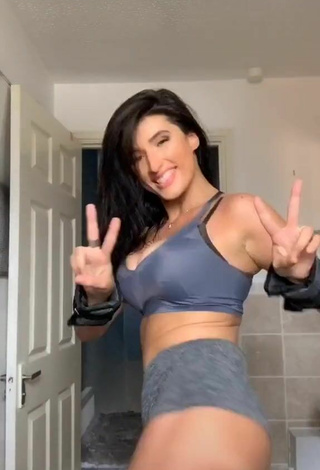 4. Sexy Jessica Ballinger in Grey Sport Bra