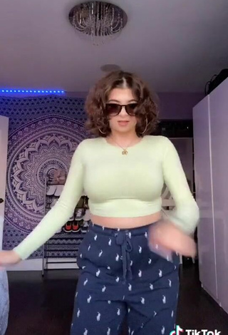 3. Bryanna Abbruzzo Looks Cute in Light Green Crop Top