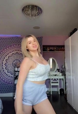 Bryanna Abbruzzo Looks Beautiful in White Crop Top