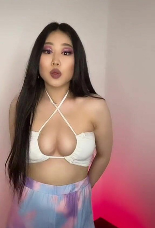 3. Sexy Ayushieva Erzhena Shows Cleavage in White Crop Top