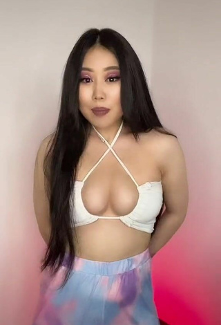 5. Sexy Ayushieva Erzhena Shows Cleavage in White Crop Top