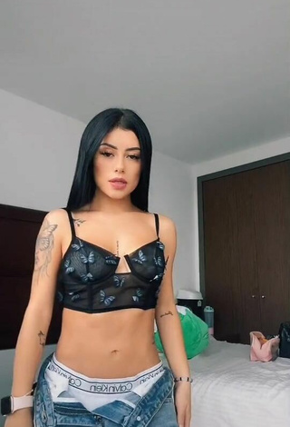 Sultry Fernanda Ortega in Bra