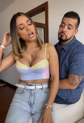 2. Beautiful Gaby Asturias Shows Cleavage in Sexy Crop Top