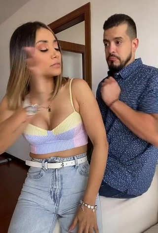 3. Beautiful Gaby Asturias Shows Cleavage in Sexy Crop Top