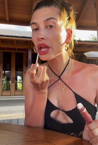 4. Sultry Hailey Bieber Shows Cleavage in Black Top