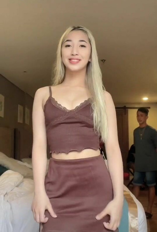 Luscious Isckgarcia in Brown Crop Top