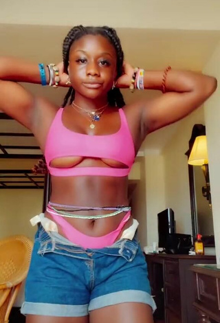 Luscious Aba Asante in Pink Bikini (Underboob)