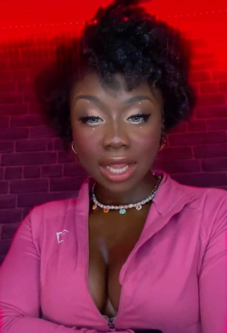 3. Titillating Aba Asante Shows Cleavage