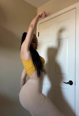 5. Beautiful Jailyne Ojeda Ochoa Shows Big Butt