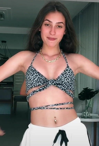 Sweetie Kauana Hofemã in Bikini Top