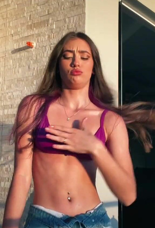 2. Erotic Kauana Hofemã in Violet Bikini Top