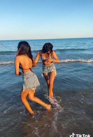 5. Sexy Melissa & Cassandra Tejada in Bikini Top at the Beach