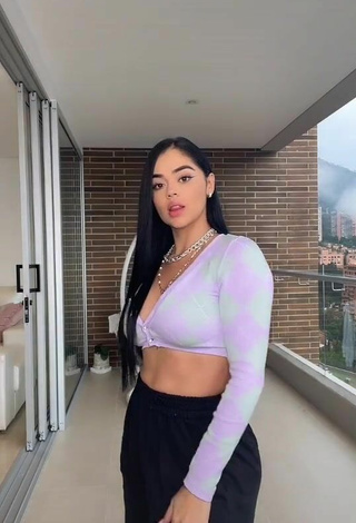 Hot Nathalia Segura Mena in Checkered Crop Top