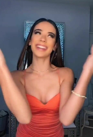 3. Sultry Lauren Kettering Shows Cleavage and Bouncing Boobs