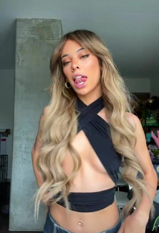 4. Wonderful Lauren Kettering in Black Crop Top (Underboob)