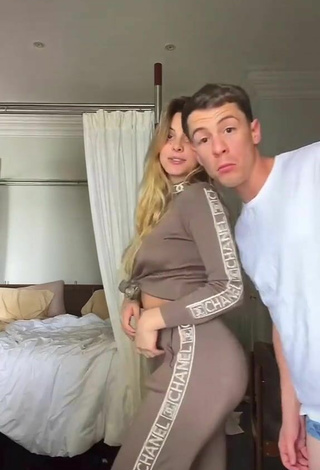 3. Luscious Lele Pons Shows Butt