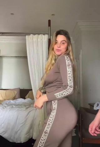 4. Luscious Lele Pons Shows Butt