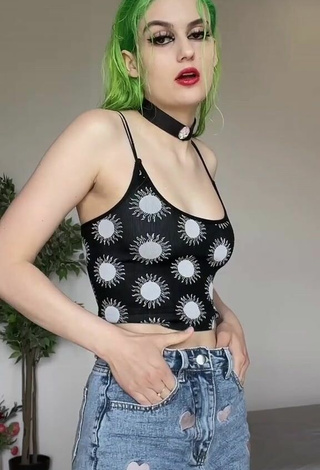 4. Sexy Lianayel in Crop Top