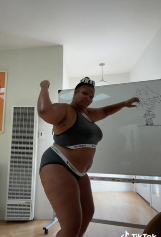 5. Sultry Lizzo in Grey Panties