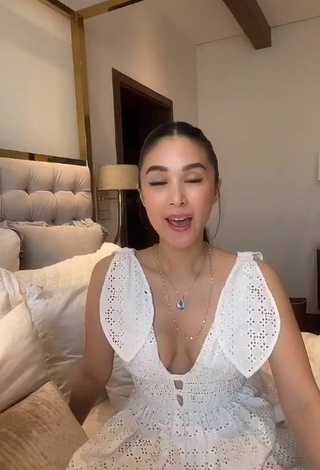 2. Sultry Heart Evangelista Shows Cleavage