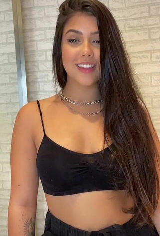 Sexy Luiza Parente in Black Crop Top