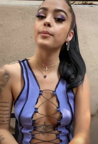 Sultry Malu Trevejo Braless (Side Boob)