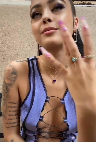 4. Sultry Malu Trevejo Braless (Side Boob)