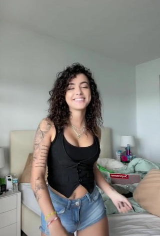 3. Sweetie Malu Trevejo Shows Cleavage in Black Top