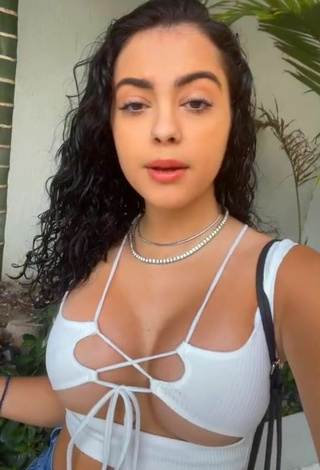 2. Cute Malu Trevejo Shows Cleavage in White Crop Top (Underboob)