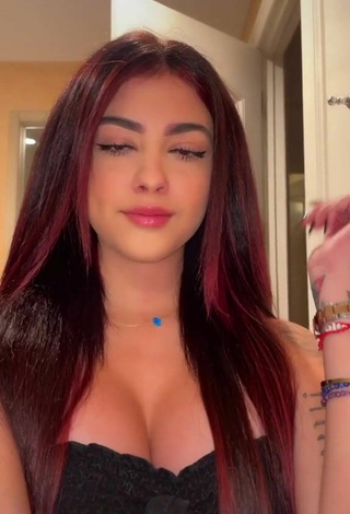 2. Gorgeous Malu Trevejo Shows Cleavage