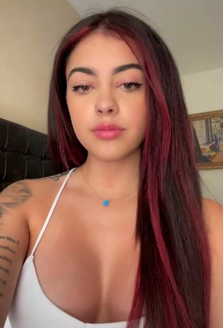 Malu Trevejo Shows her Sexy Cleavage