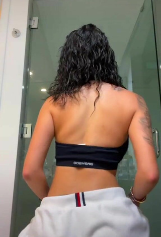 4. Hot Malu Trevejo Shows Butt