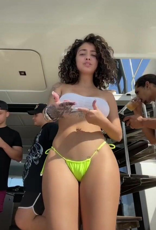 2. Seductive Malu Trevejo in Bikini