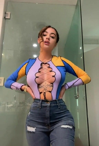 4. Hottie Malu Trevejo Shows Cleavage in Crop Top